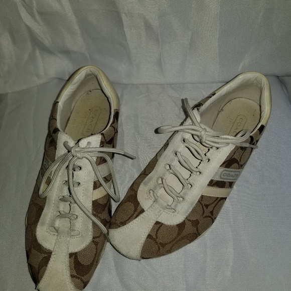 Shoes - Picture 2 of 3